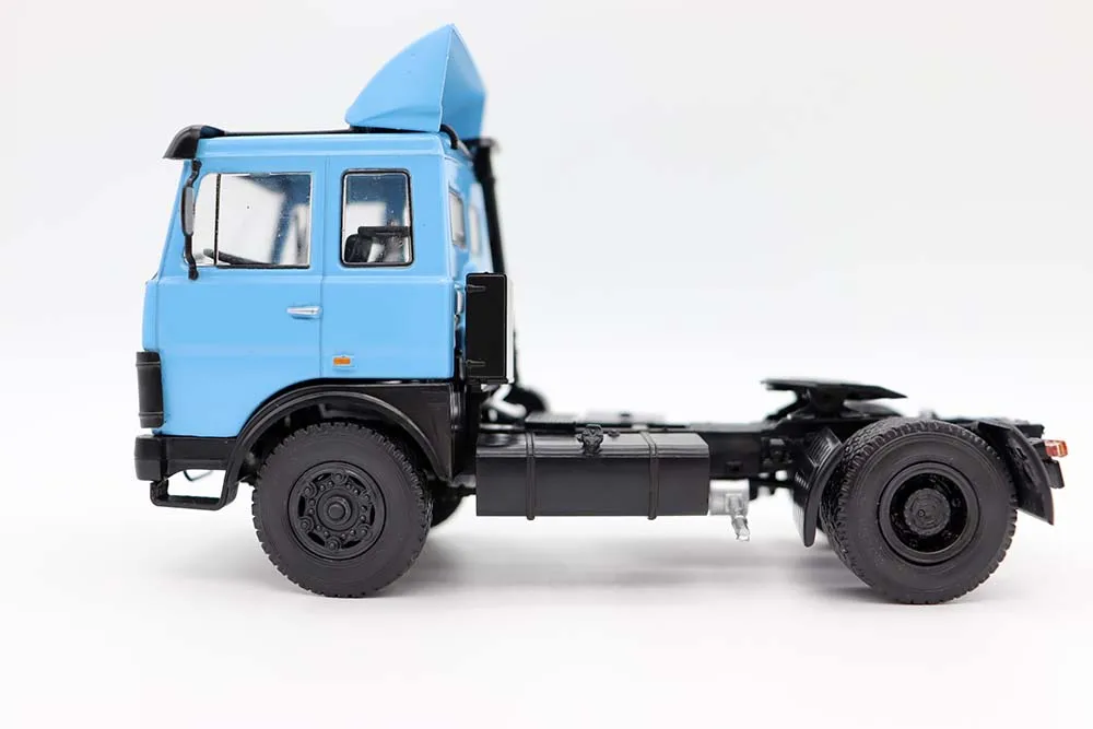 NEW 1/43 Scale MAZ-5432 TRACTOR USSR TrucK Models Diecast For Collection Toys Gift TR1043