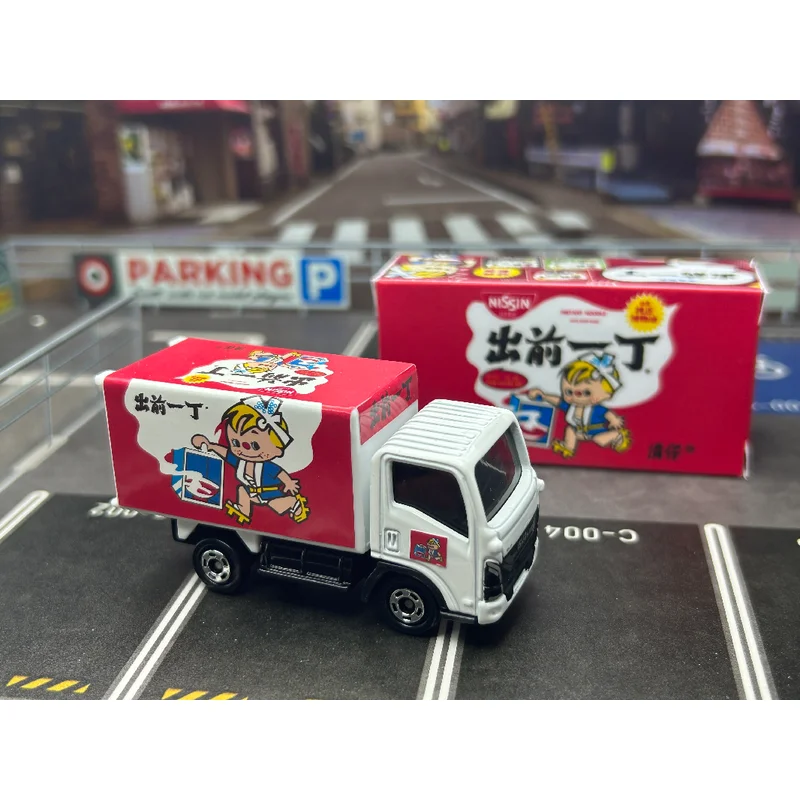 В наличии Оригинальная коллекционная модель грузовика TOMY Tomica Demae Iccho Isuzu ELF 1/64 из литого металла, игрушка-подарок