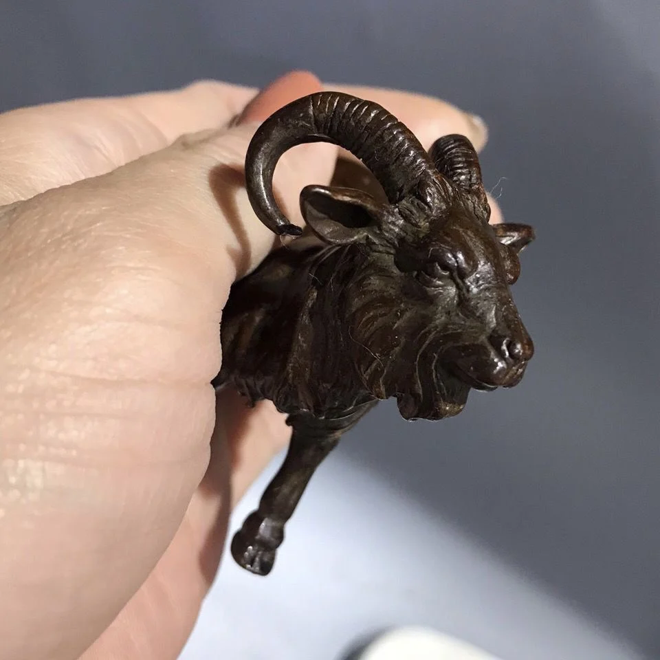 

Old copper lamb solid bronze sheep copper-plated tea pet pressed paper, desktop decoration ornaments