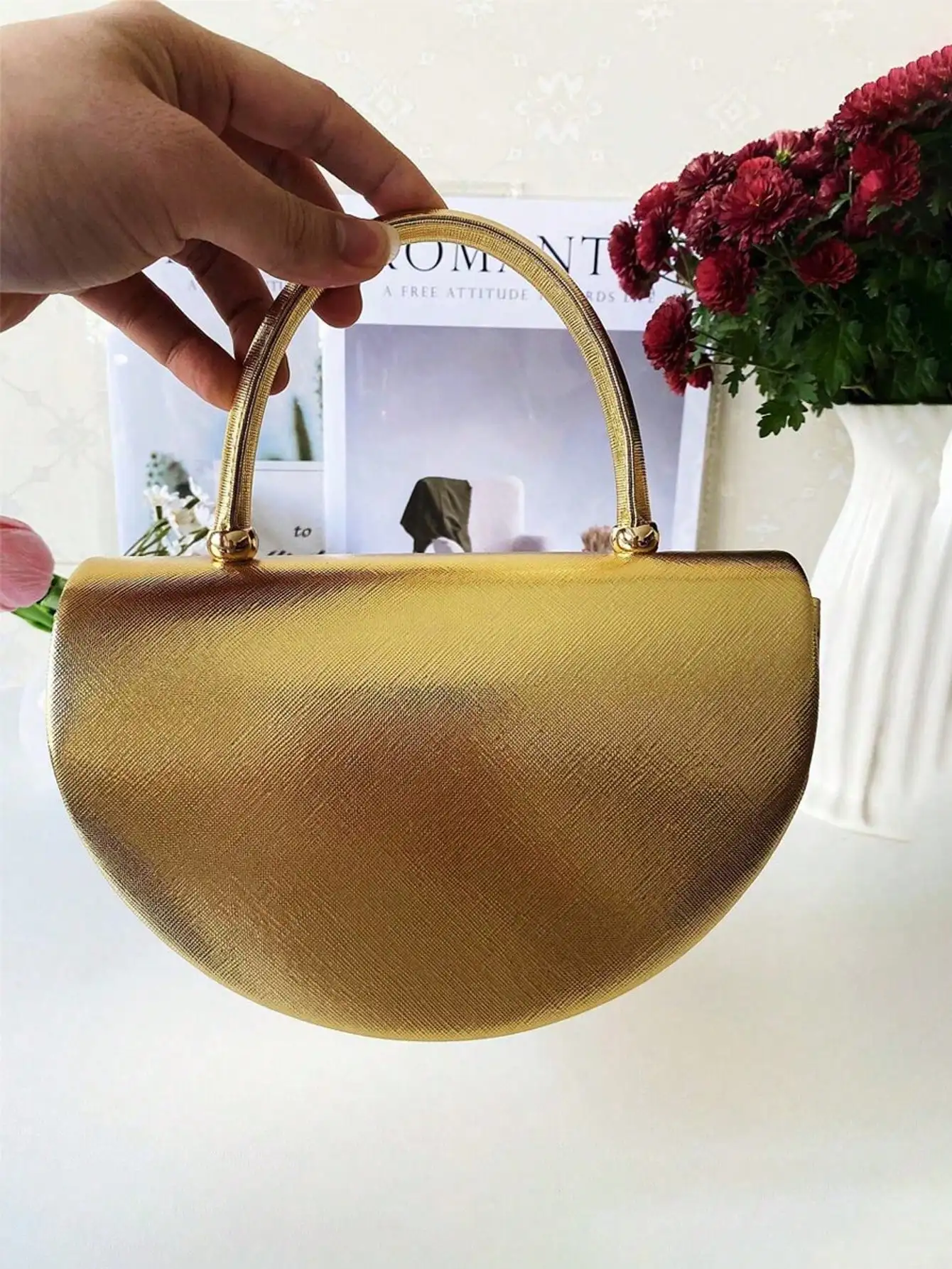 2024年新作 シンプルで上品なクラッチチェーンショルダーバッグ 軽い高級感 ガールフレンドへのギフト