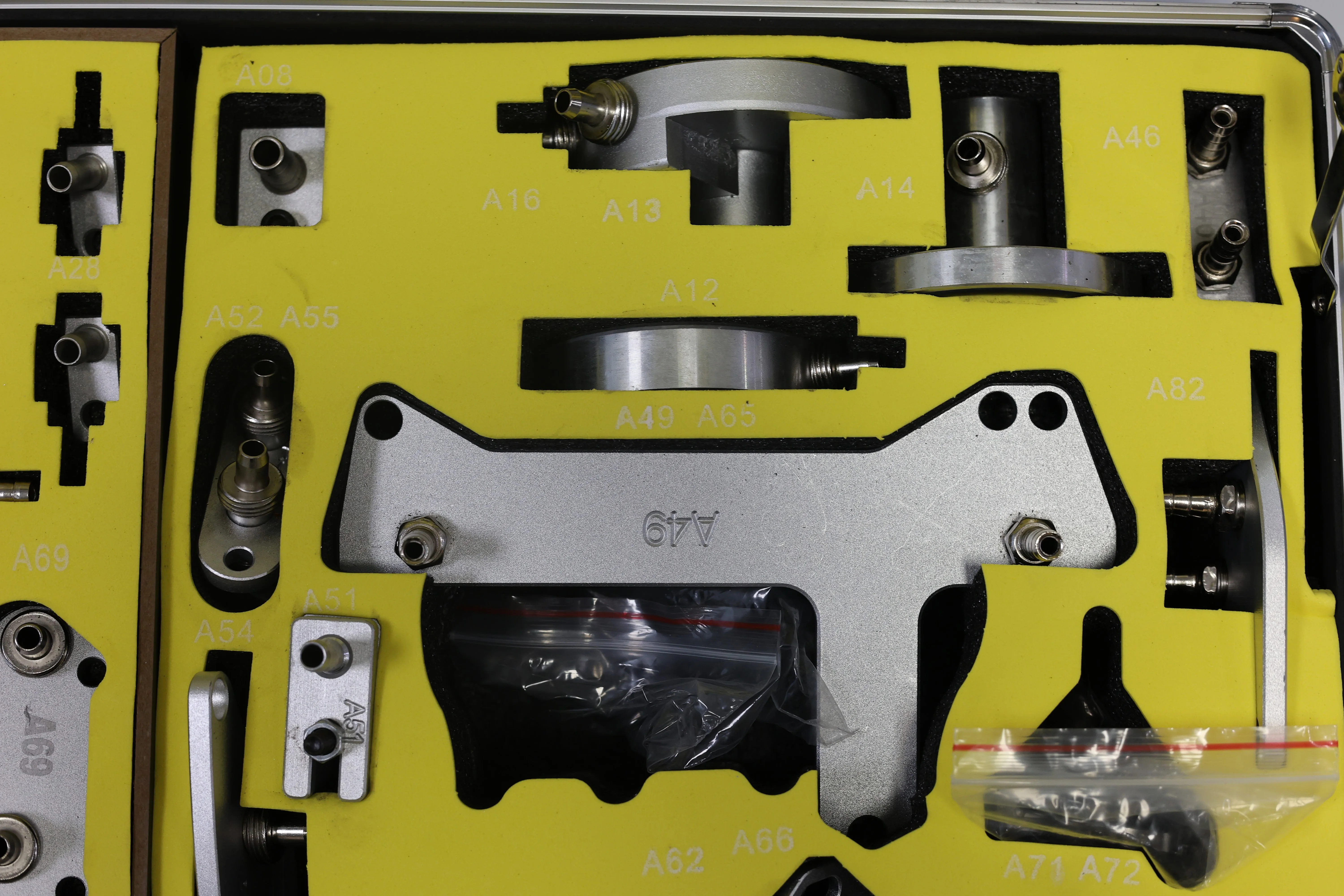 

130Pcs Automatic Transmission Oil Change Tool Kit with Case, Universal ATF Fluid Filler Adapter Connector Set for Auto Repair