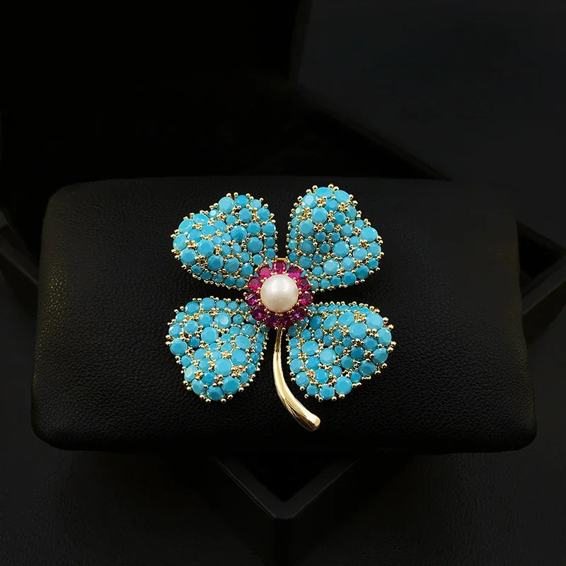 Lucky Flower Clover Brooch Exquisite Luxury Ethnic Style Blue Grass Pin Pearl Ornament Jewelry Clothing Accessories 1877