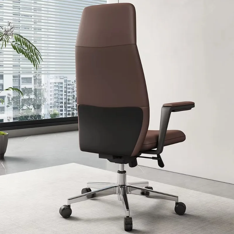 كرسي بذراعين من الجلد الصناعي باللون البني الفاخر، كرسي مريح بتصميم معاصر من الجلد للمكتب أو غرفة المعيشة #4