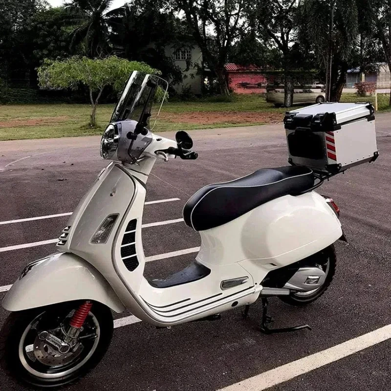 22-liter black and silver aluminum alloy motorcycle tailgate