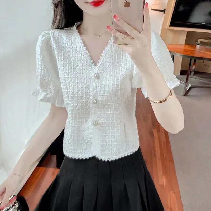 

2025 New V-Ne Bubble Sve Lace Trim irt Women's ort Sle Slimming Top Polyester Fiber Spring Season Color