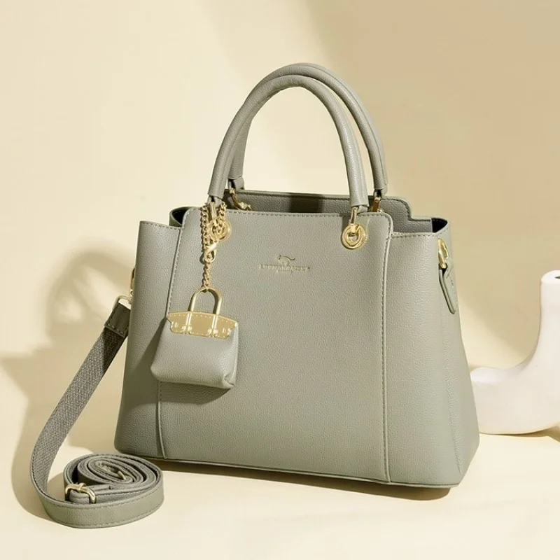 

Luxury Women's Shoulder Bag Crafted From Fine Leather Featuring Popular Classic Elegant And Vintage Daily Look​