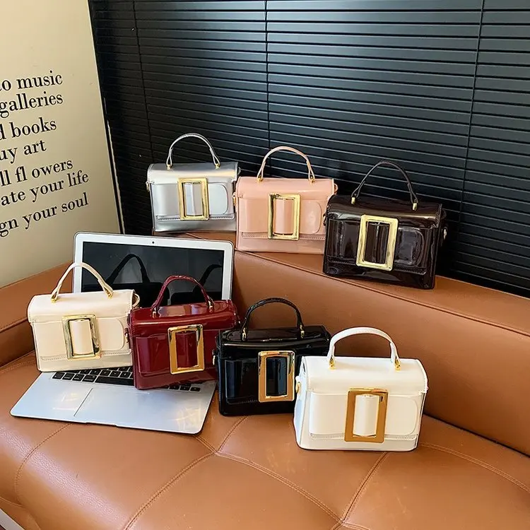 

Модная глянцевая маленькая квадратная сумка с золотой пряжкой, женская винтажная сумочка для повседневных поездок на работу