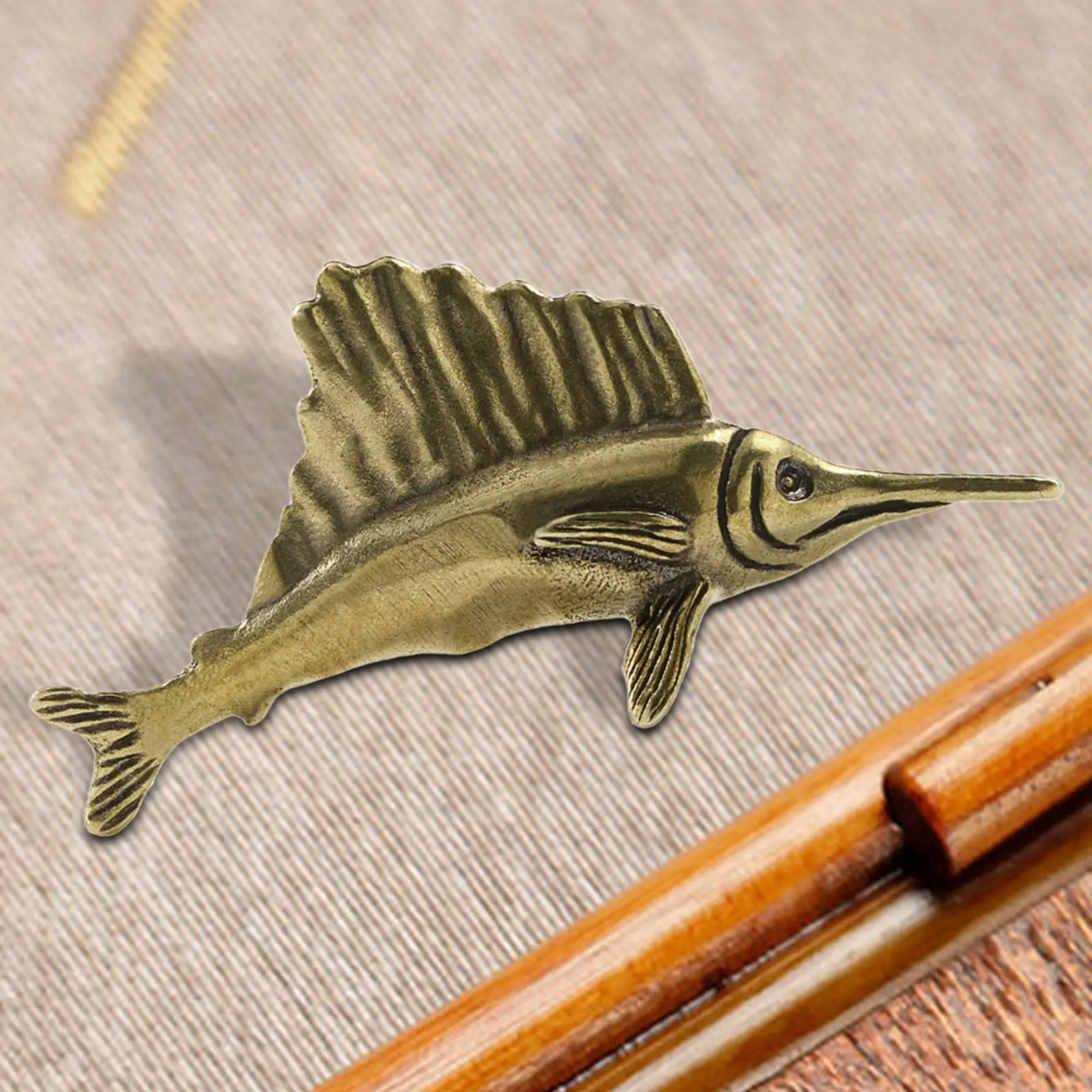 Tunny Scultura Opere d'arte Artigianato Decor Figurina di pesce autoportante in ottone in miniatura per la decorazione della tavola dell'ufficio Auto Soggiorno Camera da letto