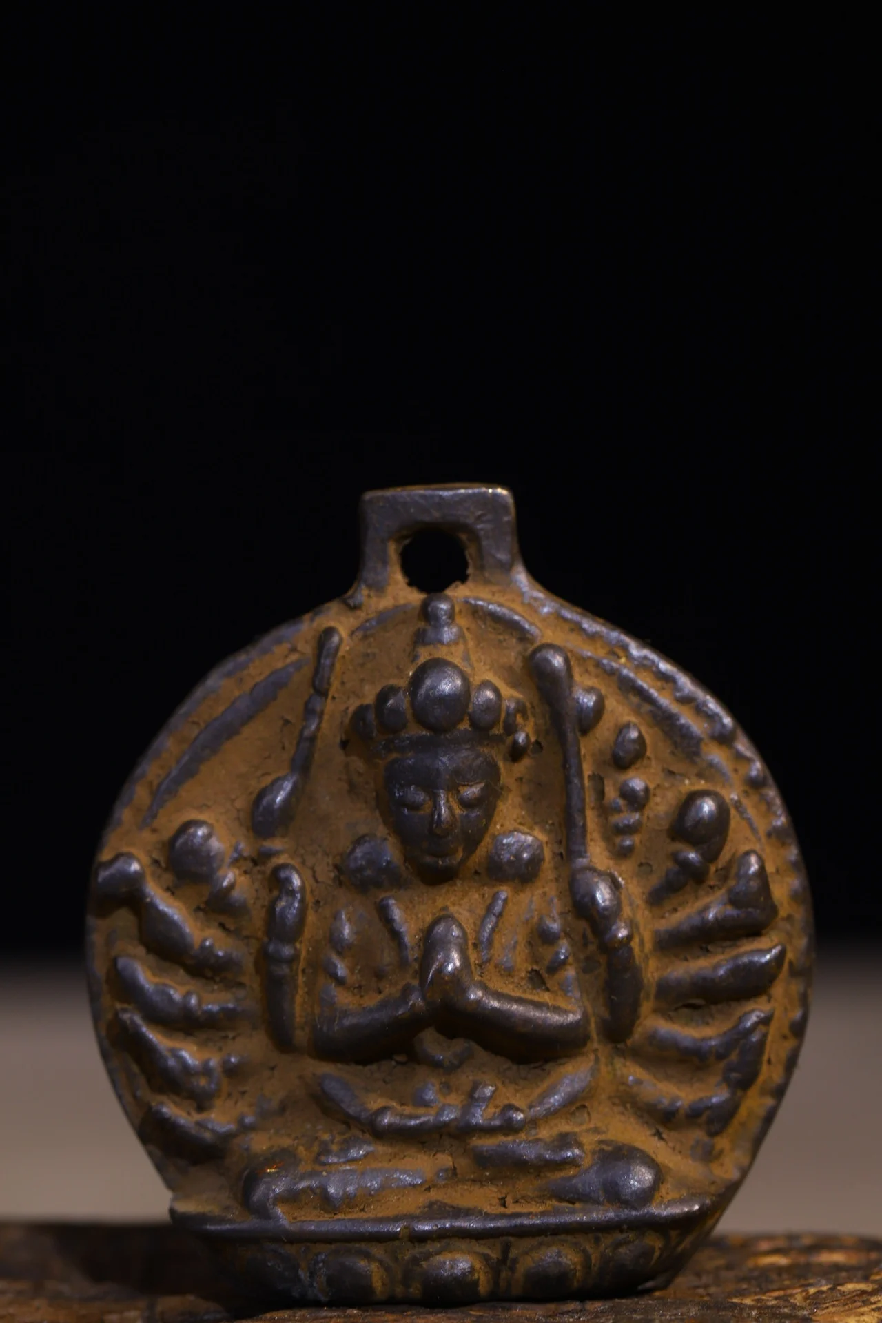 

2"Tibetan Temple Collection Old Bronze Cinnabar Cundhi Bodhisattva Buddha Card Six Word Proverbs Pendant Amulet Town House