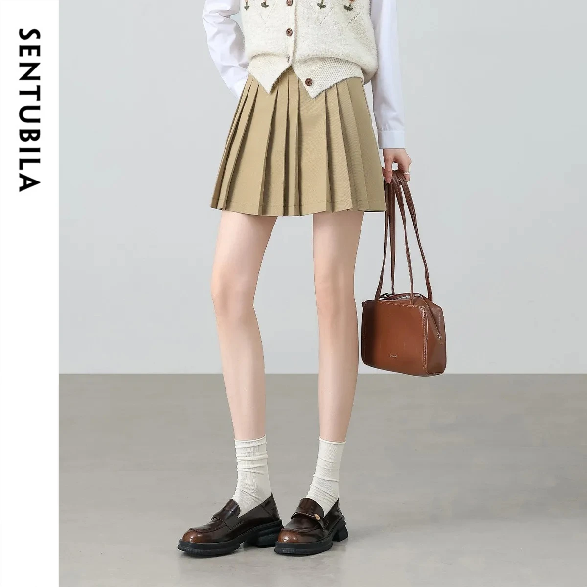 

SENTUBILA Women's Khaki Mini Pleated Skirt 2026 Summer Commuter Slimming Premium A-line Short Skirts Simple Casual 161QB6334