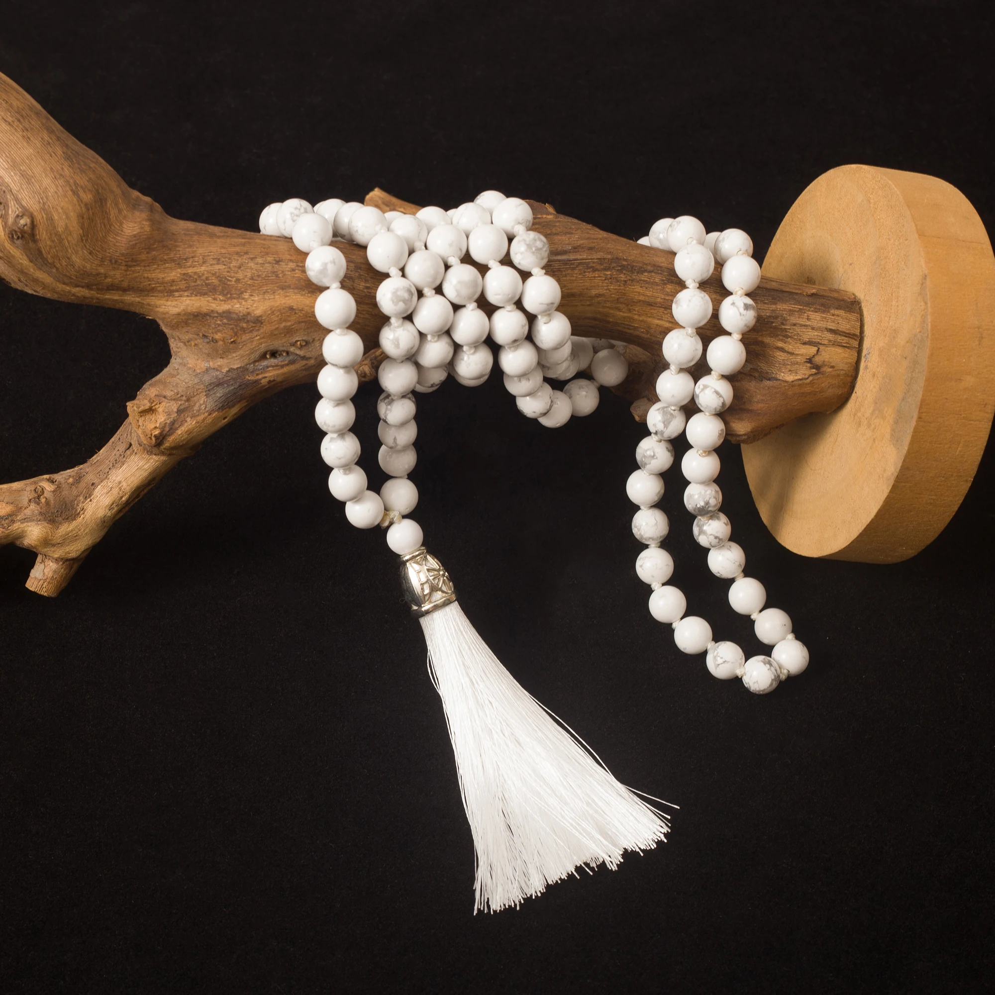 Collier de méditation et de prière en howlite naturelle de 8 mm, 108 perles Mala, pour hommes et femmes
