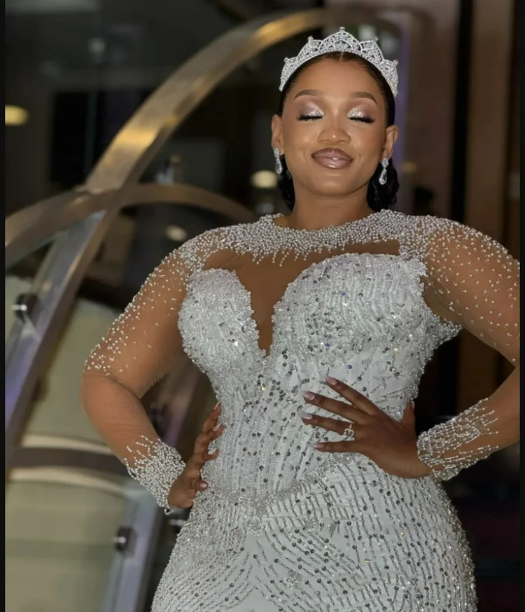 Suknie ślubne z kryształkami i błyszczącymi koralikami, luksusowe w stylu arabskim, z długimi rękawami, plus size, szyte na miarę.