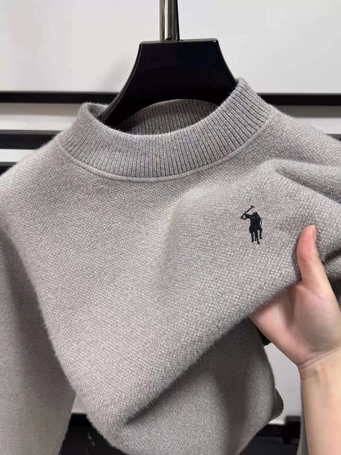 

High end brand velvet men's new designer fashion exquisite pony embroidery winter thick warm round neck top Paul knitted sweater