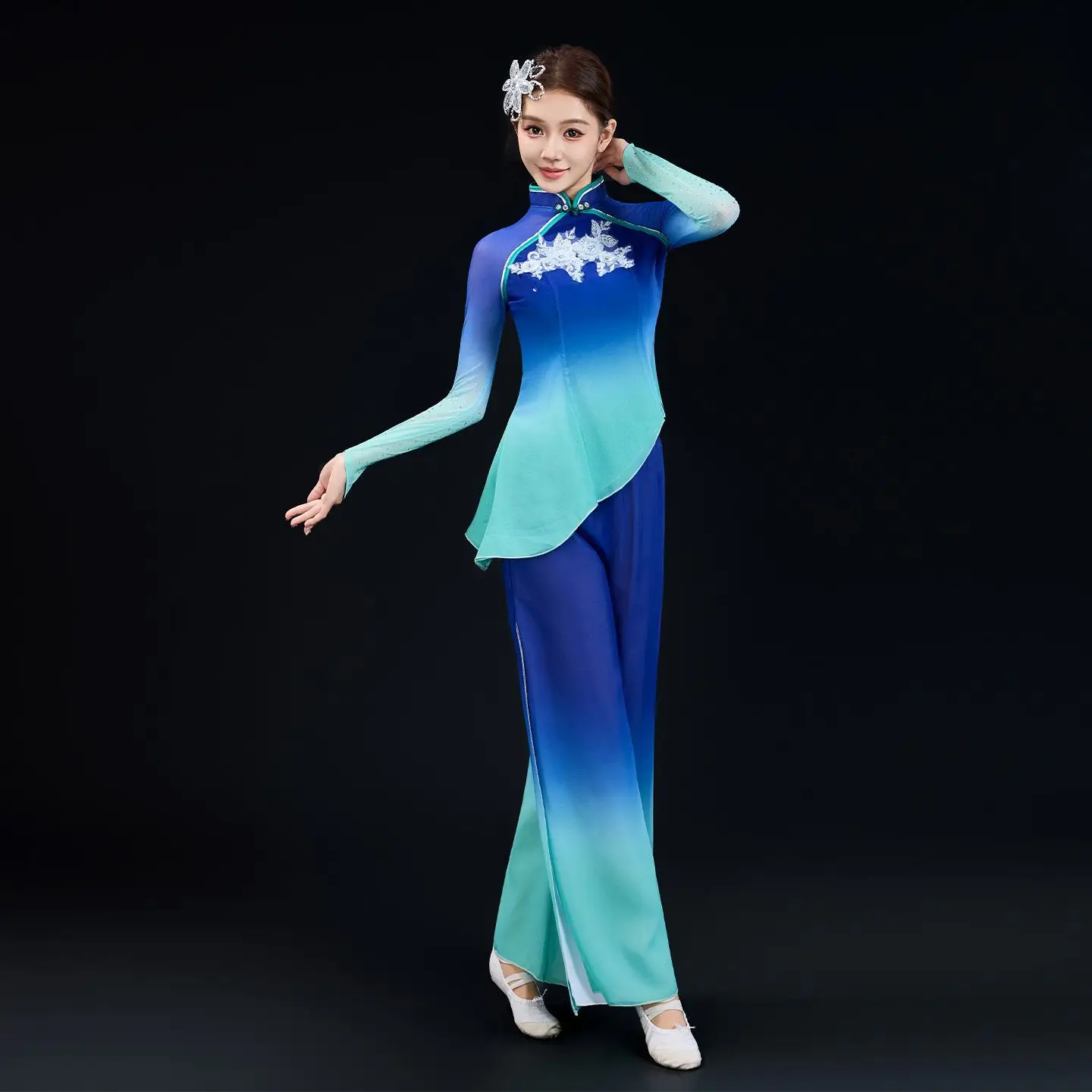 tenue-de-performance-de-danse-classique-elegante-pour-femme-nouveau-style-2026-ensemble-de-danse-folklorique-avec-eventail-et-parapluie-fluide