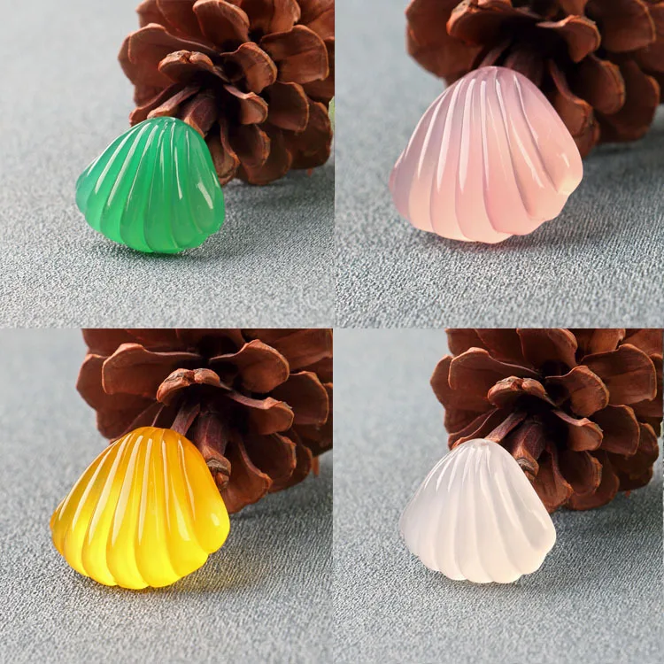 

Chalcedony Scallop Carving Small Jewelry Agate Shell Small Pendant