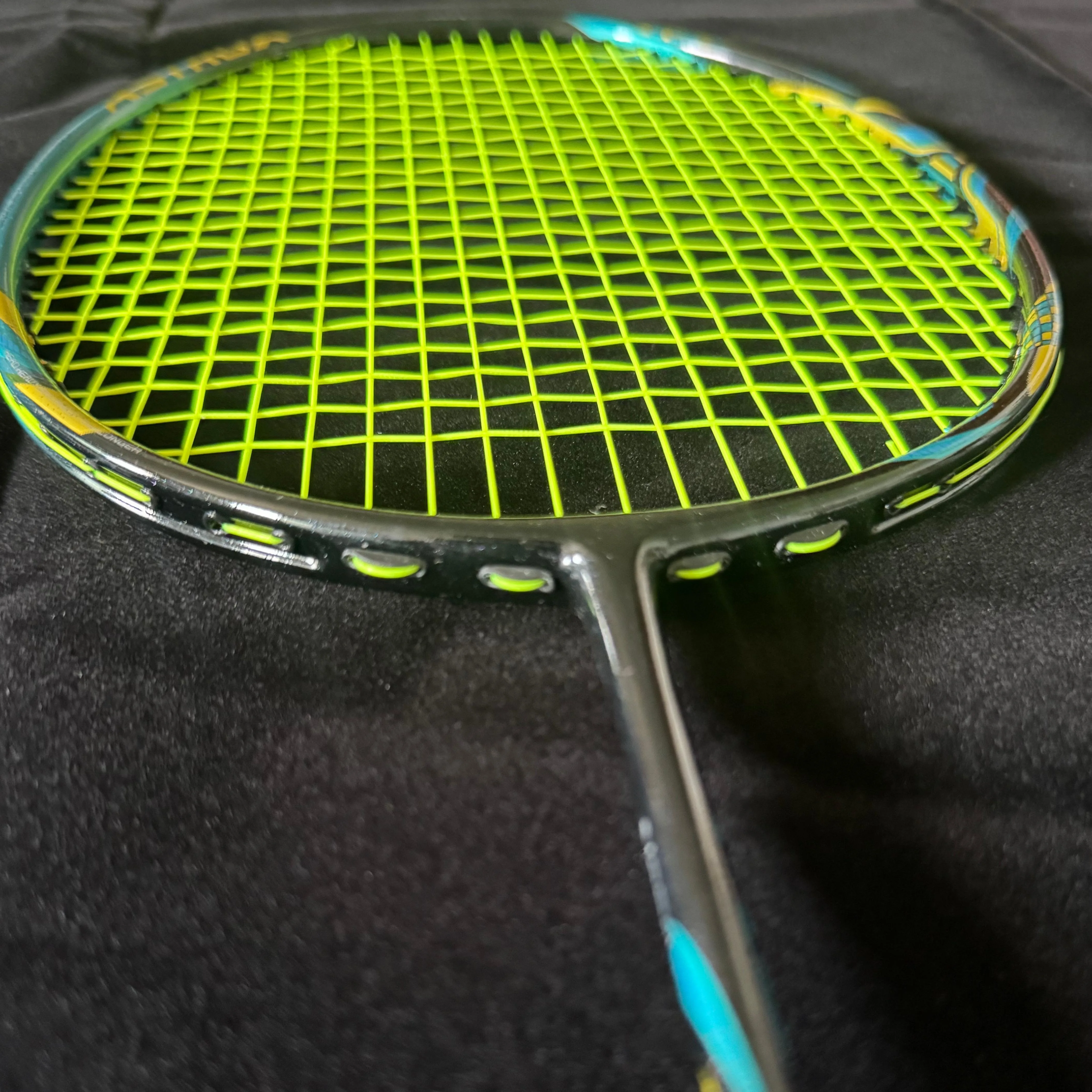 

Manufacturer Multi Color High Quality Adult Carbon Fiber Badminton Racket for Indoor and Outdoor Professional Sports Use