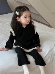 2025 Autunno Nuovo Bambino Vestiti A Maniche Lunghe Set Infantile Ragazze Felpa Con Cappuccio In Pizzo + Pantaloni Svasati 2 Pezzi Vestito Del Bambino Abiti Casual