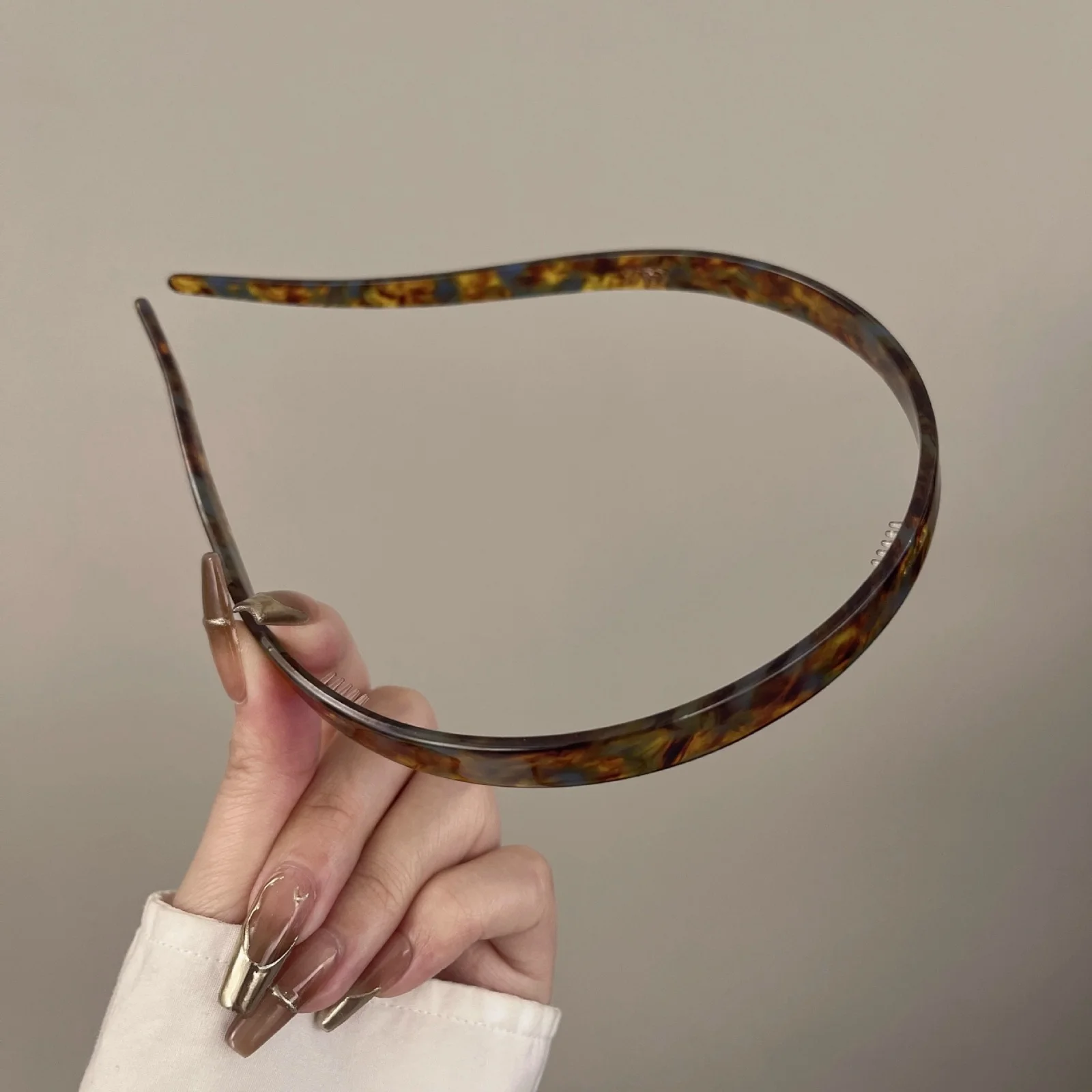 1 Damen-Haarschmuck mit nicht klemmende Ohrknochen, Essigsäure-Stirnband, Stirnband, High-End-Haarband für Mädchen, 2024, neuer Sommer, elegant – Detail 8