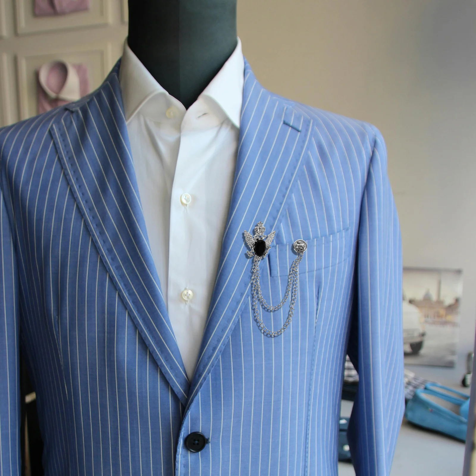 

6Pcs Crown Dragon Head Sweater Clips Rhinestone Embellished Retro Lapel Pins for Cardigan Suit Collar Shawl Decorative Closure