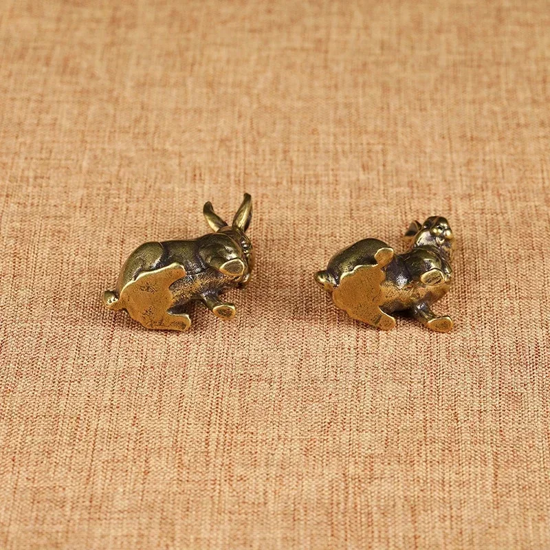 1 Pair Antique Copper Zodiac Lucky Rabbit Figurine Ornaments Vintage Solid Brass Animal Miniature Figurine Tea Pet Desk Decor