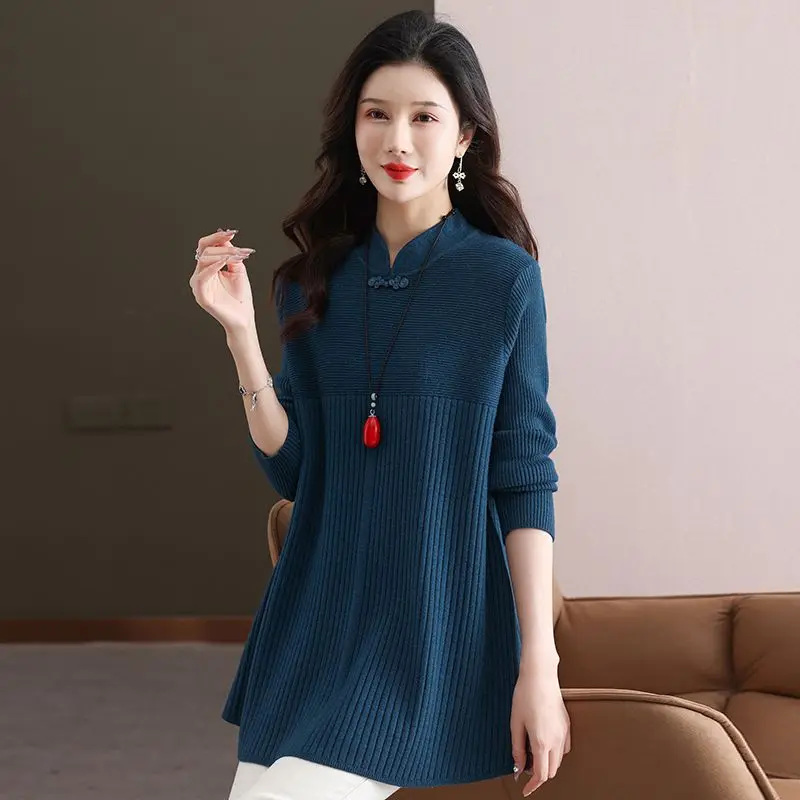 เสื้อสเวตเตอร์ไหมพรมผู้หญิงทรงหลวม ใส่สบาย ช่วยพรางหุ่น  คอปกติดกระดุม  ใส่เป็นเสื้อตัวในหรือเสื้อตัวนอกได้หลากหลาย  สำหรับฤดูใบไม้ร่วงและฤดูหนาว