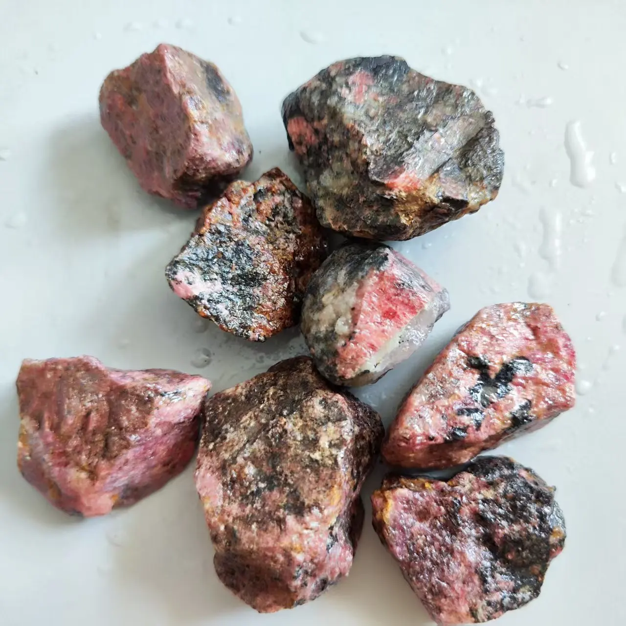 

High Quality Natural Decor Rhodonite Rose Stone Raw Stone Mineral Specimen Home Decoration Stone Gravel Healing Crystal Stone