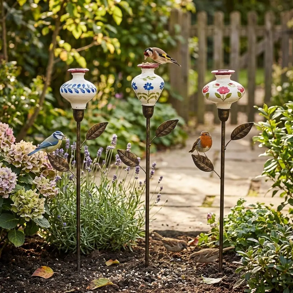 Vintage Hummingbird Feeder Garden Stake Hand Painted Iron Art Flower Shaped Bird Feeder Rust-resistant Anti-leakage