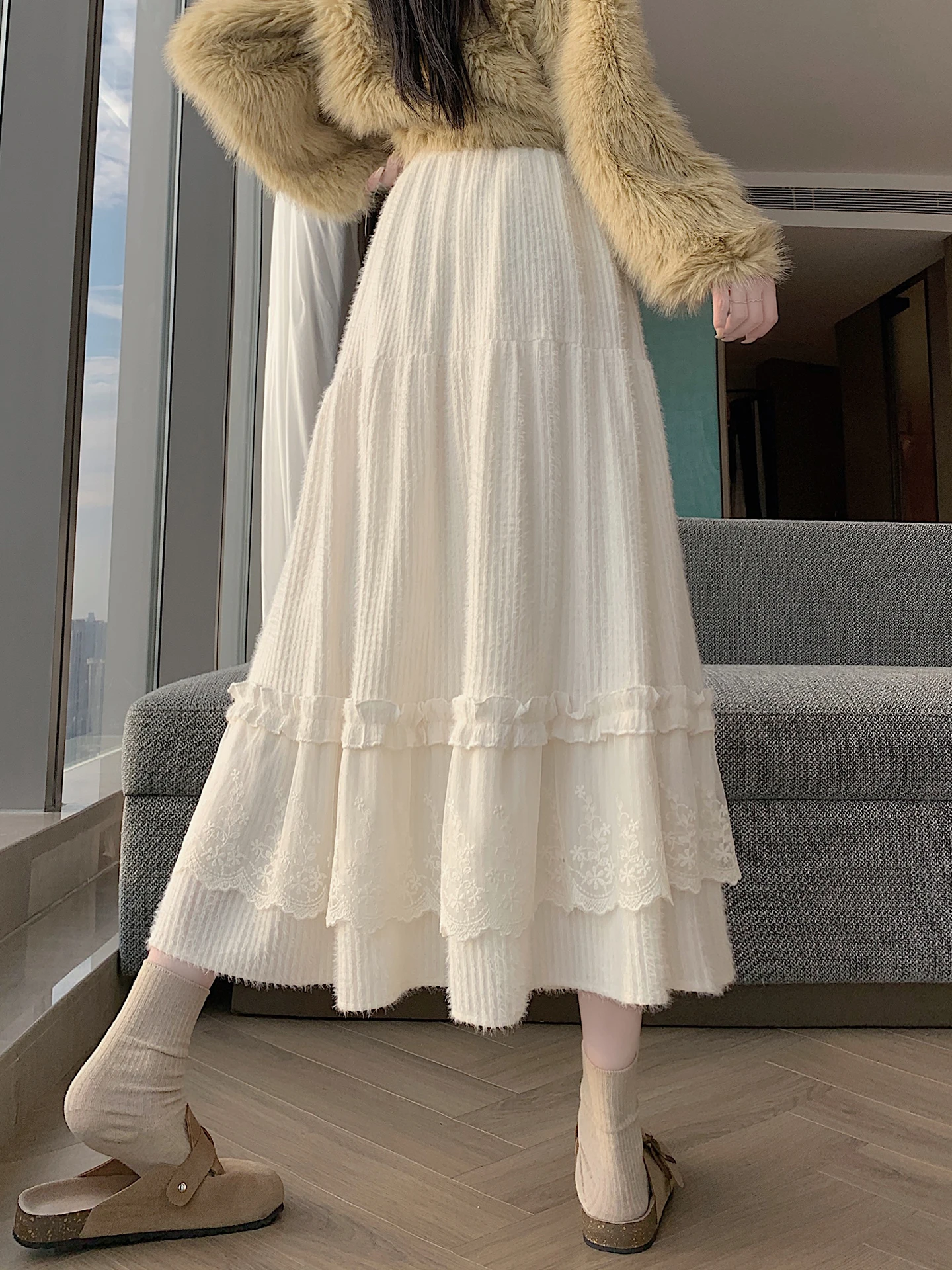 

Женская осенне-зимняя юбка с меховыми вставками и кружевом, нежная, в стиле феи, длинная, А-силуэт, расклешенная, многоярусная, с высокой талией на резинке