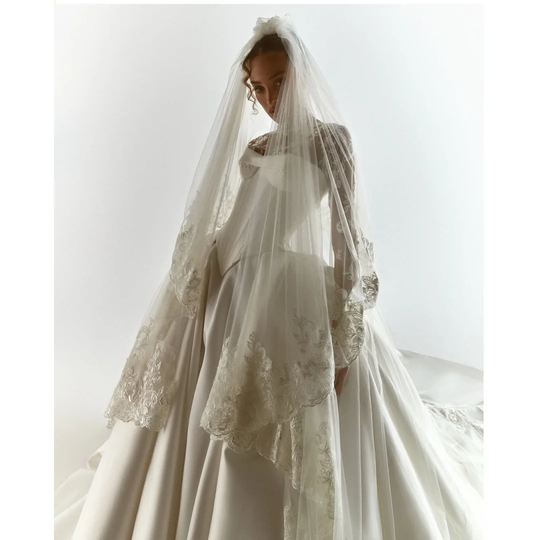 Tokyo Customized Cathedral Train Ball Gown Wedding Dress Lace Appliques vestidos de noche High Neck Long Sleeve Evening Dresses