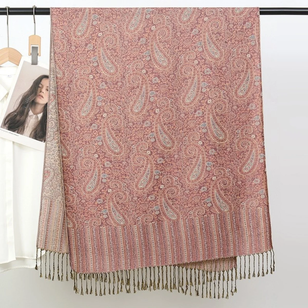 lenco-de-luxo-hijab-em-caxemira-pashmina-xale-bandana-e-envoltorio-para-primavera-compras-cerimonias-religiosas-com-jacquard-paisley-antigo-e-textura-fofa