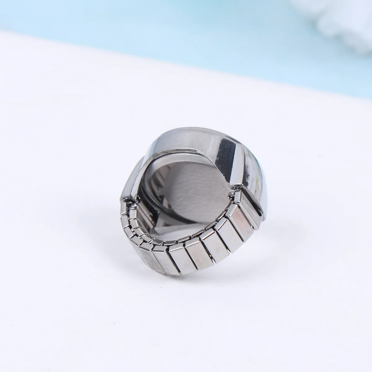 2Pcs Ring Watch for Women Stylish Personalized Mini Quartz Watch Novel Gift for Kids Friends Big Digit Display Elegant Daily