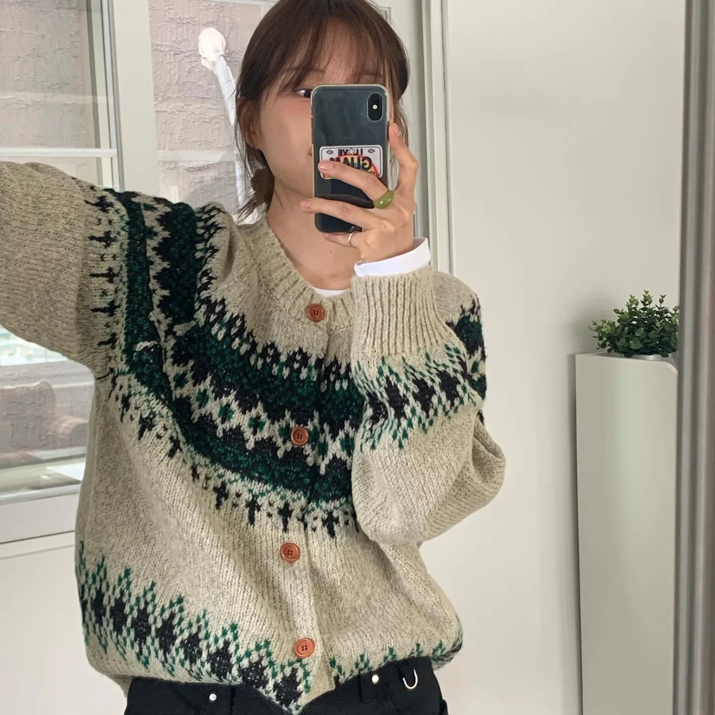 South korea Chic Autumn and Winter Retro  Lazy Knit sweater Cardigan Outerwear round Neck Buckle Fairisland Nordic Sle