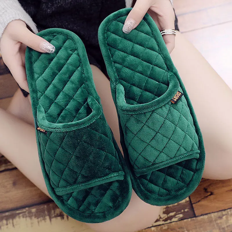 Autumn and Winter Plush Indoor Fabric Sole Soft Sole Slippers Do Not Harm The Floor, Silent Home Couple Men and Women's Slippers