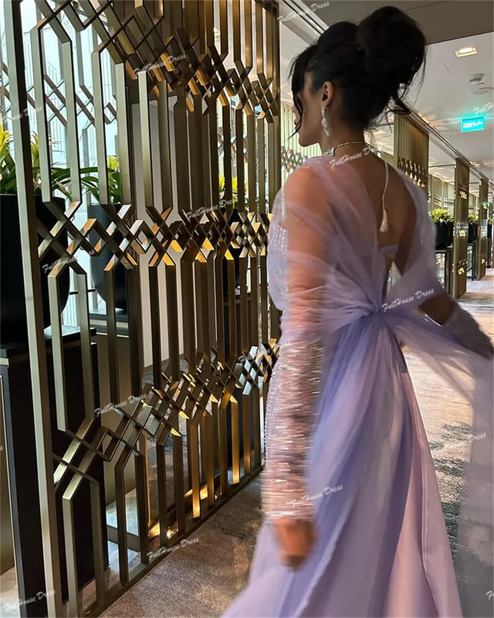 فستان سهرة فاخر مصنوع حسب الطلب بياقة قارب مطرز بالخرز بدون ظهر بطول الأرض مع فستان سعودي بأكمام 3/4