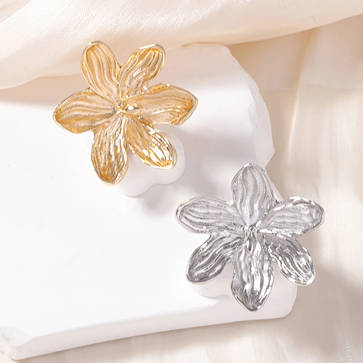 Ring Fashion ins Wind Alloy Flower Live Ring Daily Commuting Simple Versatile Women's