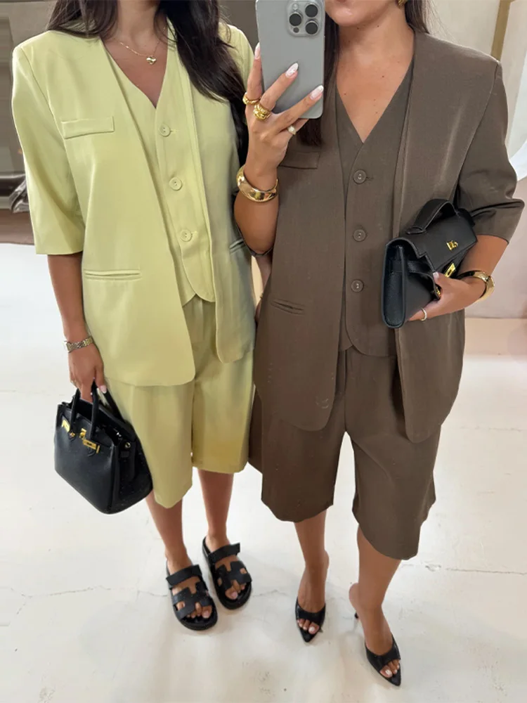 

Mid Sleeve V-Neck Suit Jacket Waistcoat Cropped Pants Set Yellow Salt Pocket Commute Suits Cardigan Vest Coat Top Shorts Attire
