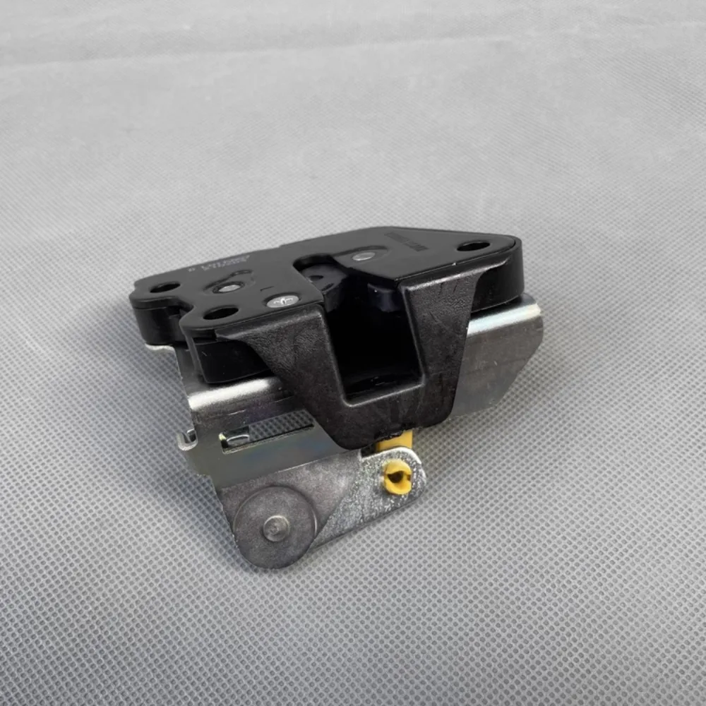 1PC 8330151 Side Sliding Door Lock Block Locking Device for Wuling Rong Guang S/V/6407/6450/Wuling Marathon Minivan V 14-18