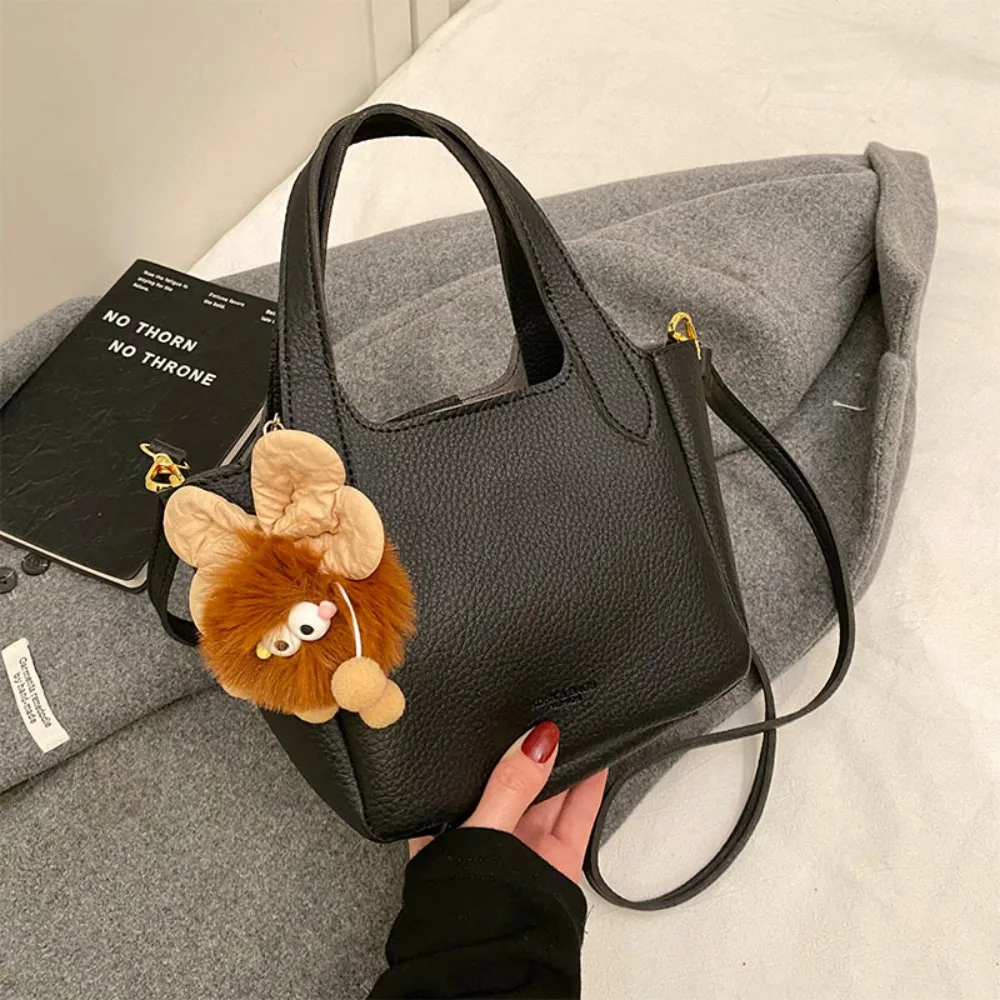 2026 كوريا Ins المتقدمة حقيبة يد عادية موضة دلو حقيبة أنثى بسيطة حقيبة كتف جوكر