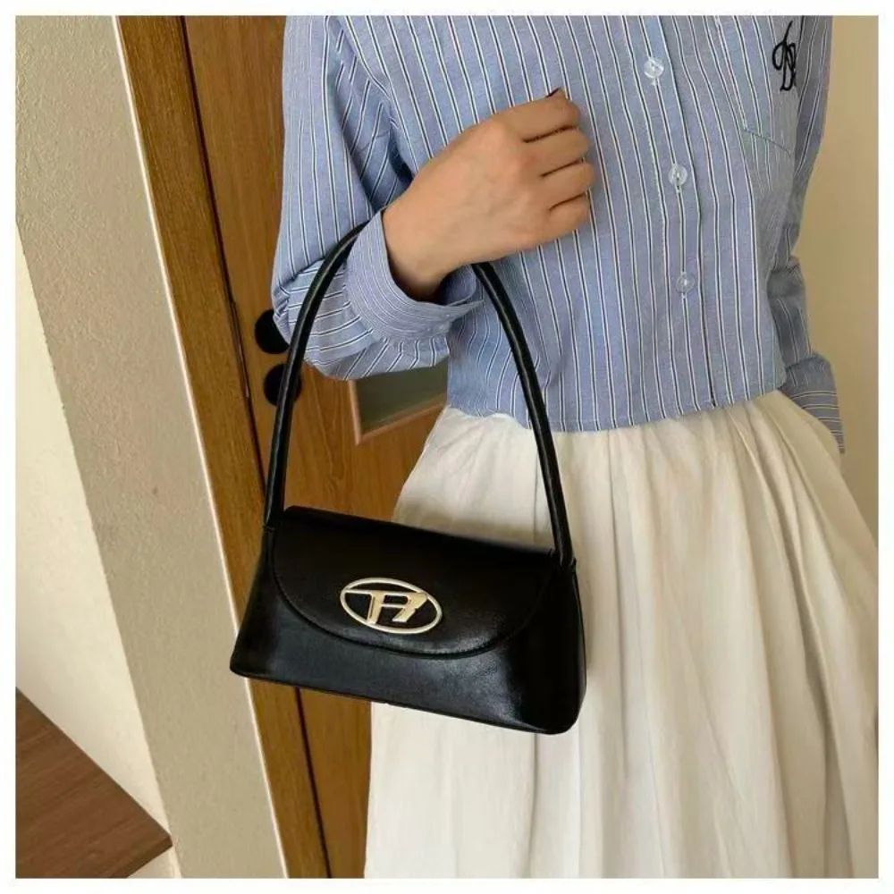 Fashionable and high-end, simple and trendy small bag for women, new fashion crossbody, simple and versatile underarmshoulderbag