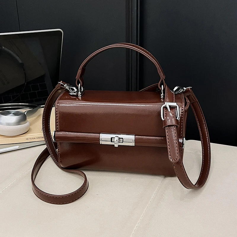 

Minimalist Casual Messenger Bag Solid Color Simple Design For Women Everyday Use Elegant Functional Style