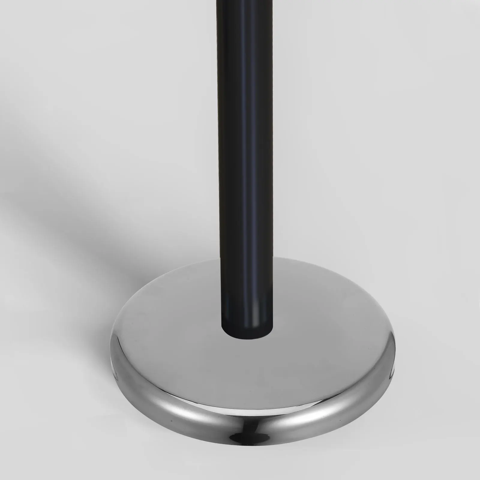 

Stainless Steel Railing Traffic Column Outdoor Durable Outdoor Delineator Base Crowd Control Stanchions Base