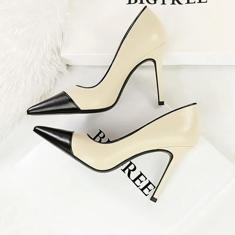 South Korea fashion women\'s shoes wedding high heels stiletto heels light pointy matching color women light mouth single shoes