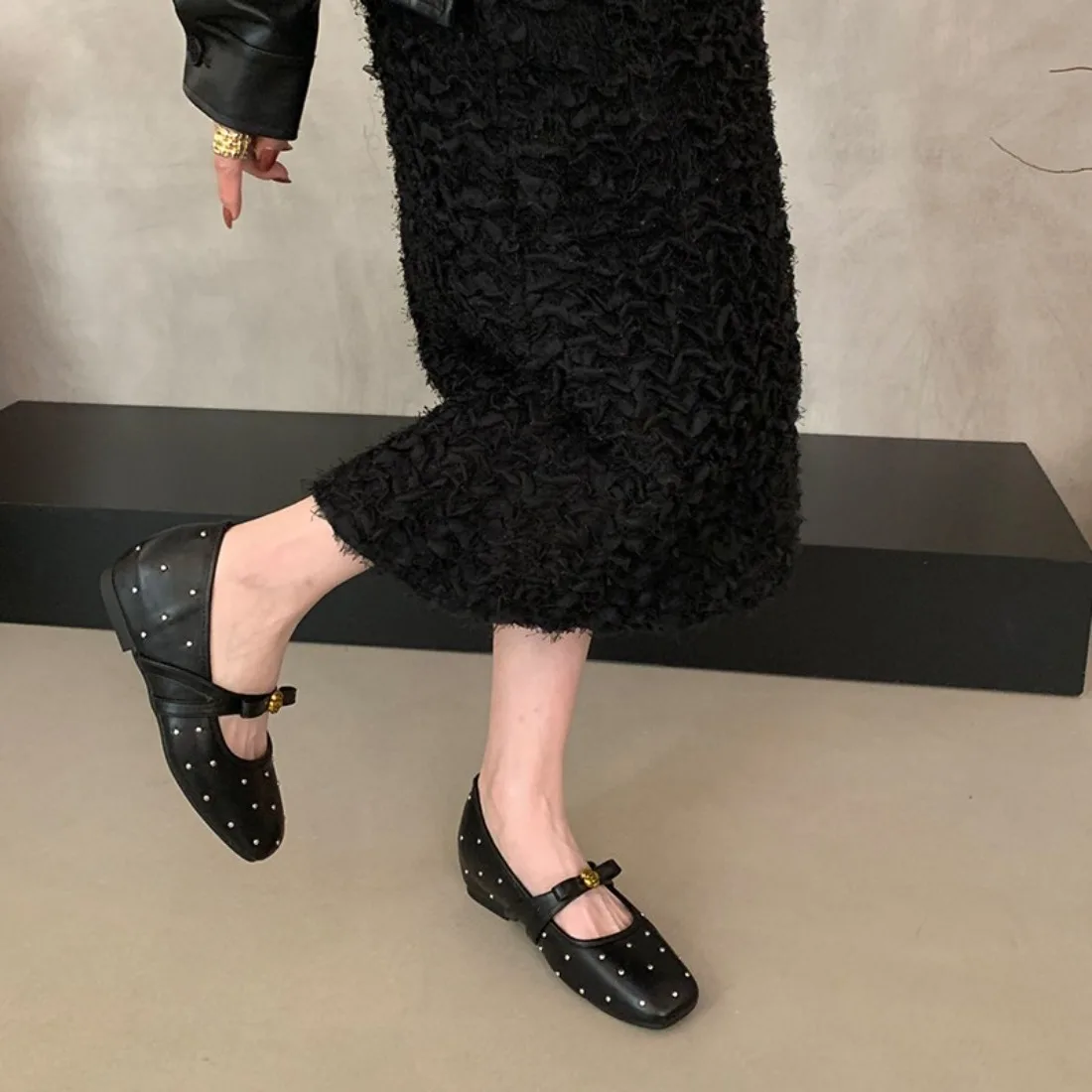 

Cool Black Polka Dots Design Ballet Flats Women Faux Belt Metal Buckle Low Heel Women Shoes Non-slip Soft Sole Mary Jane Shoes