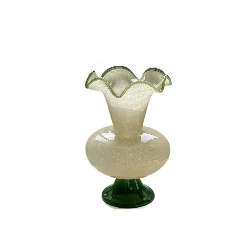 

Glass vase medieval French wave lace retro literary and artistic flower arrangement