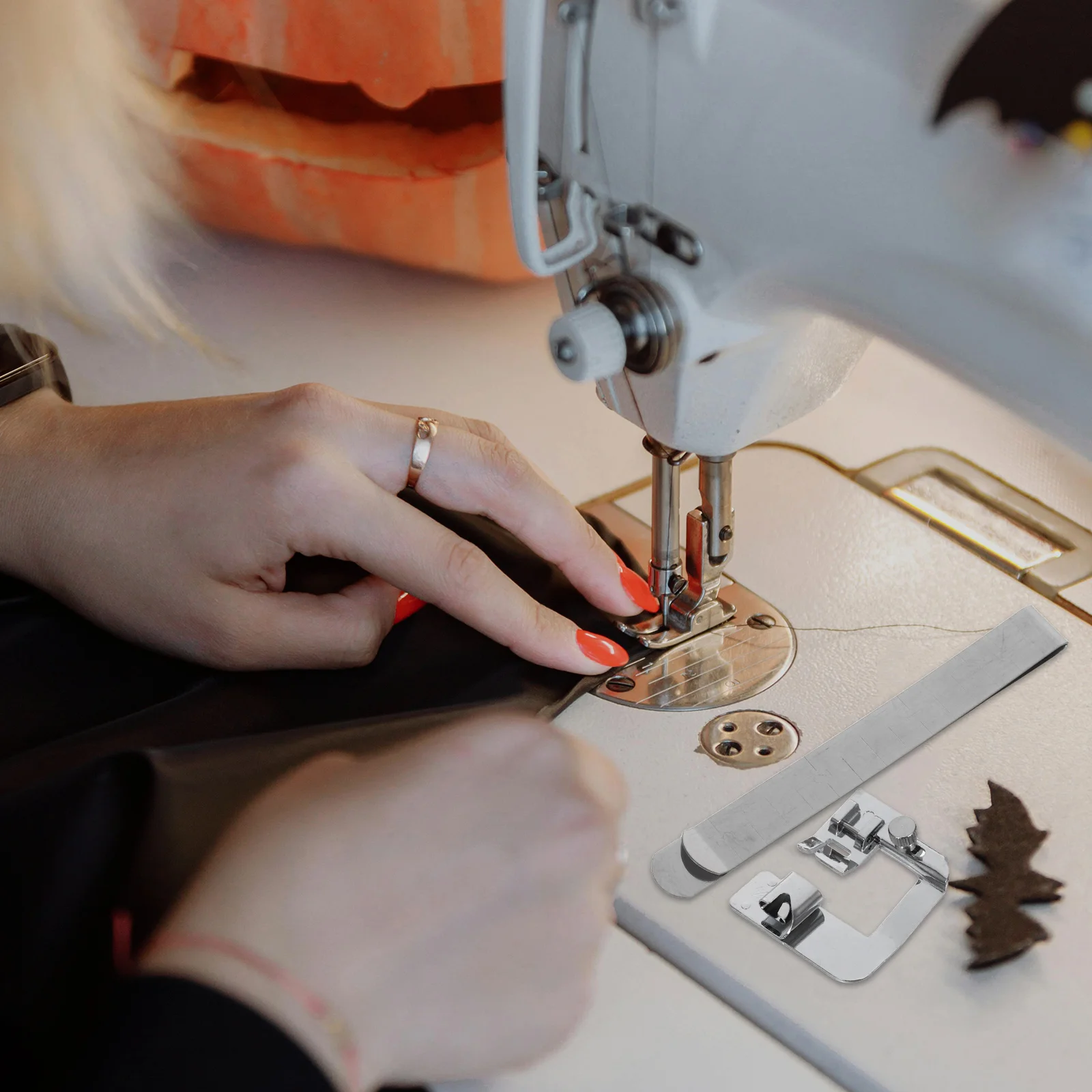 

5Pcs Sewing Machine Presser Feet Metal Zinc Alloy Edge Finishing Seam Guide for Home DIY Projects Sewing Accessories