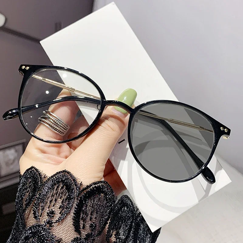 Women Luxury Photochromic Glasses Fashion Blue Light Blocking Finished Myopia Glasses Trendy Color Changing Sunglasses Diopters