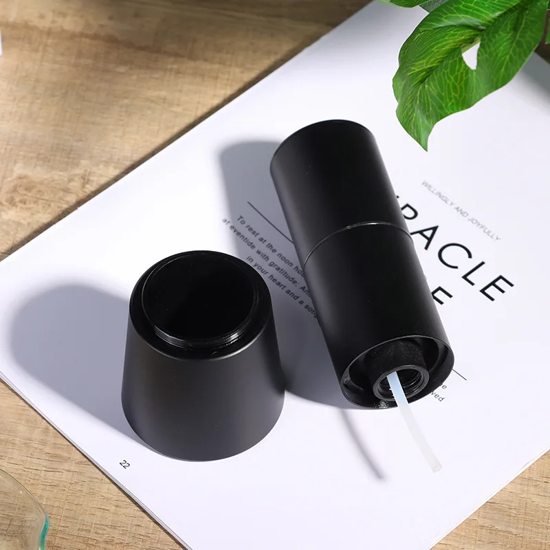 Small portable atomizing diffuser Car home office anhydrous essential oil aromatherapy machine