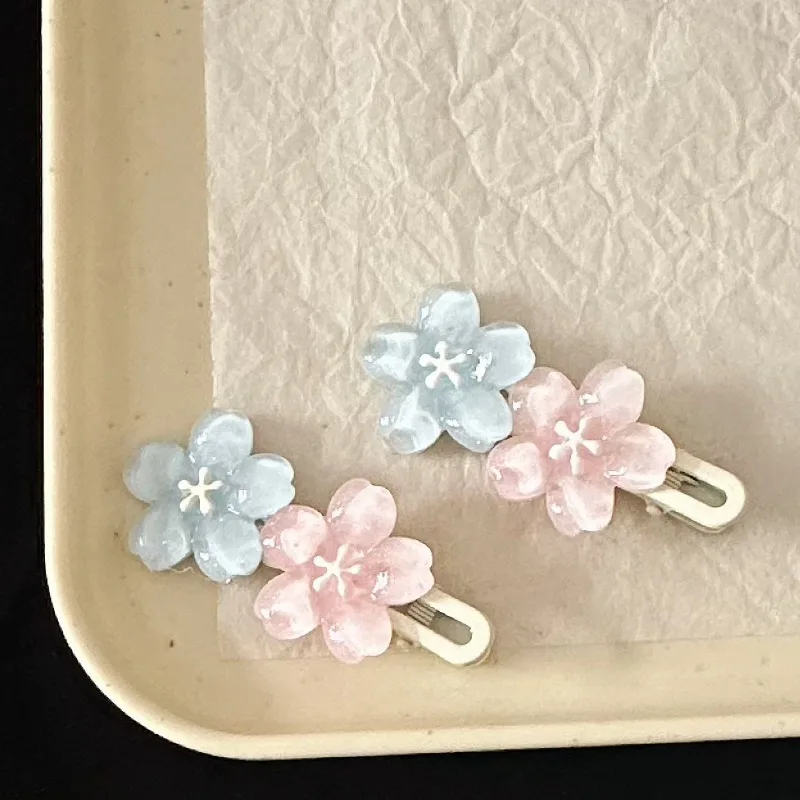 

5pcs Sweet Sakura Hair Clips Women Adorable Dual-Color Pattern Trendy Accessory Stylish Cute New Headwear Y2K Casual Daily Look
