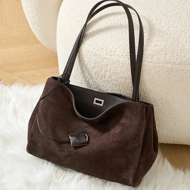 Kadınlar için ilk katman mat i - Luxury Bags 2026 incelemesi ve fiyatı