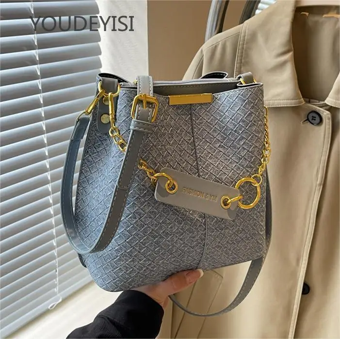 YOUDEYISI Korean Version of The Simple Women\'s Bag: Fashion Woven Bucket Bag, High-end Sense, Niche Explosive Messenger Bag